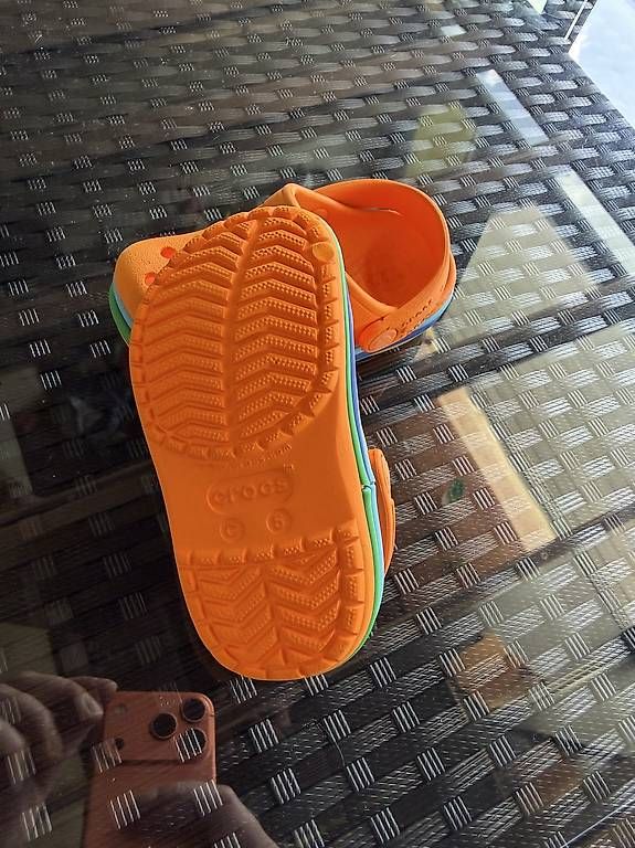Crocs Scarpe per ragazzi: Crocs Grösse 5 – Usato da Muhen venduto da CMARO07 2