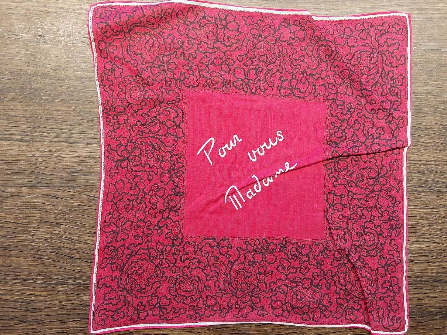 Sonstige Kleidung & Accessoires: Taschentuch rot Pour vous Madame – Neu (gemäss Beschreibung) aus Köniz von scopello12