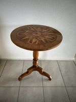 Rundes Beistelltisch Nussbaum Furnier-Intarsien Stern-Muster