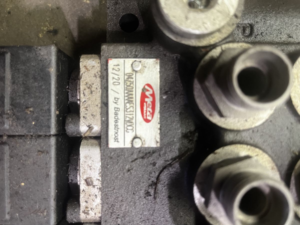 Metall- & Schlosserei Sonstiges: Hydraulikventil – Gebraucht aus Bigenthal von trekeerfahrer 2