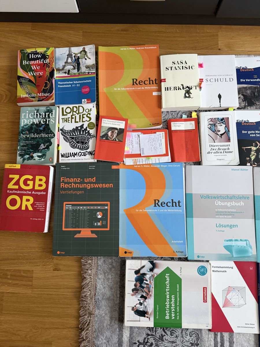 Livres: Bücherverkauf – D'occasion à Basel par mer_w72m 1