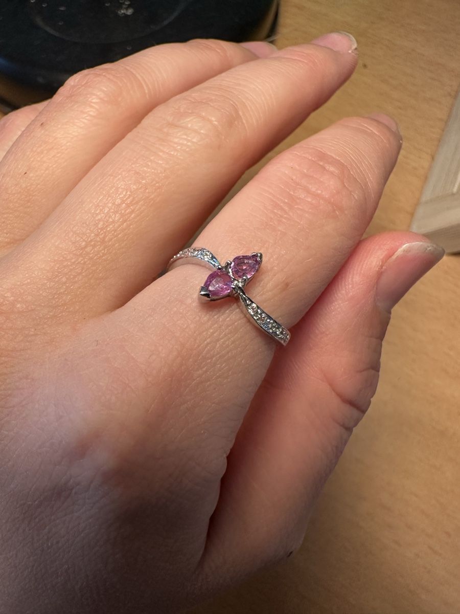 Ringe: Filigraner silbriger Ring mit rosa Steinchen – Gebraucht aus Oensingen von Shellybubble1