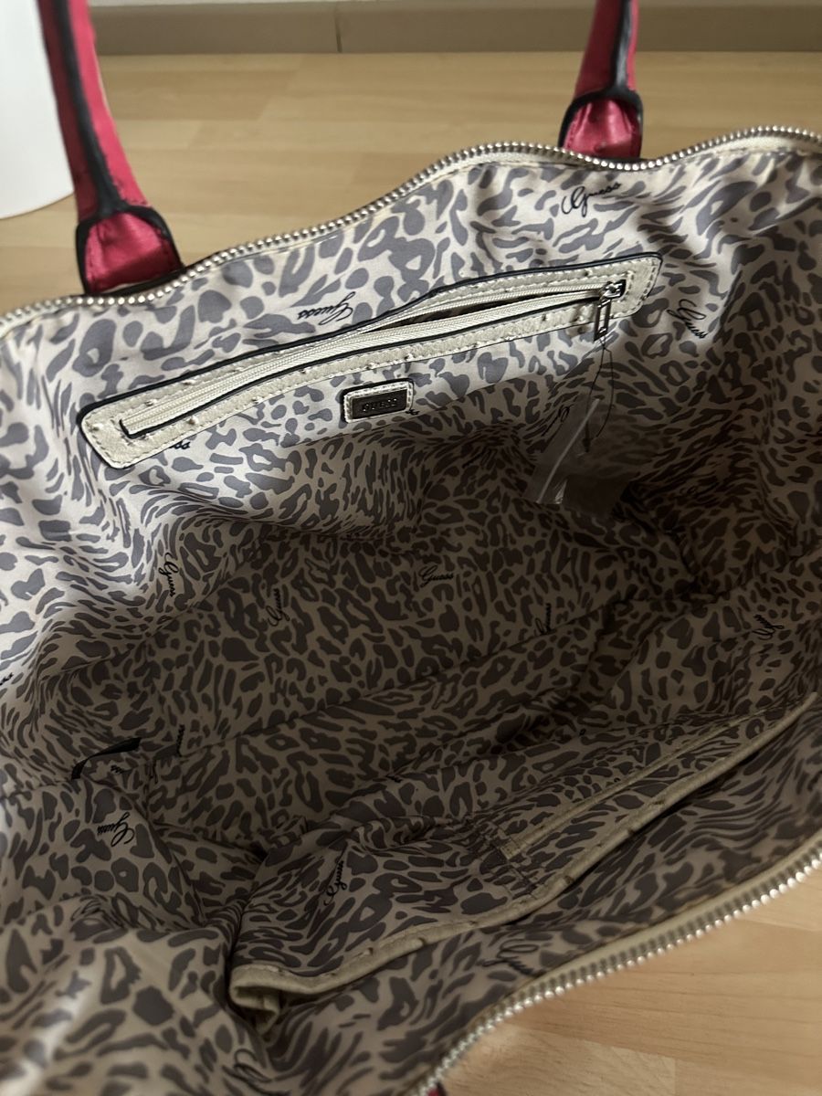 Guess Borse da donna: Guess  Neu Handtasche – Nuovo (secondo la descrizione) da Weinfelden venduto da kam_jxz5 2