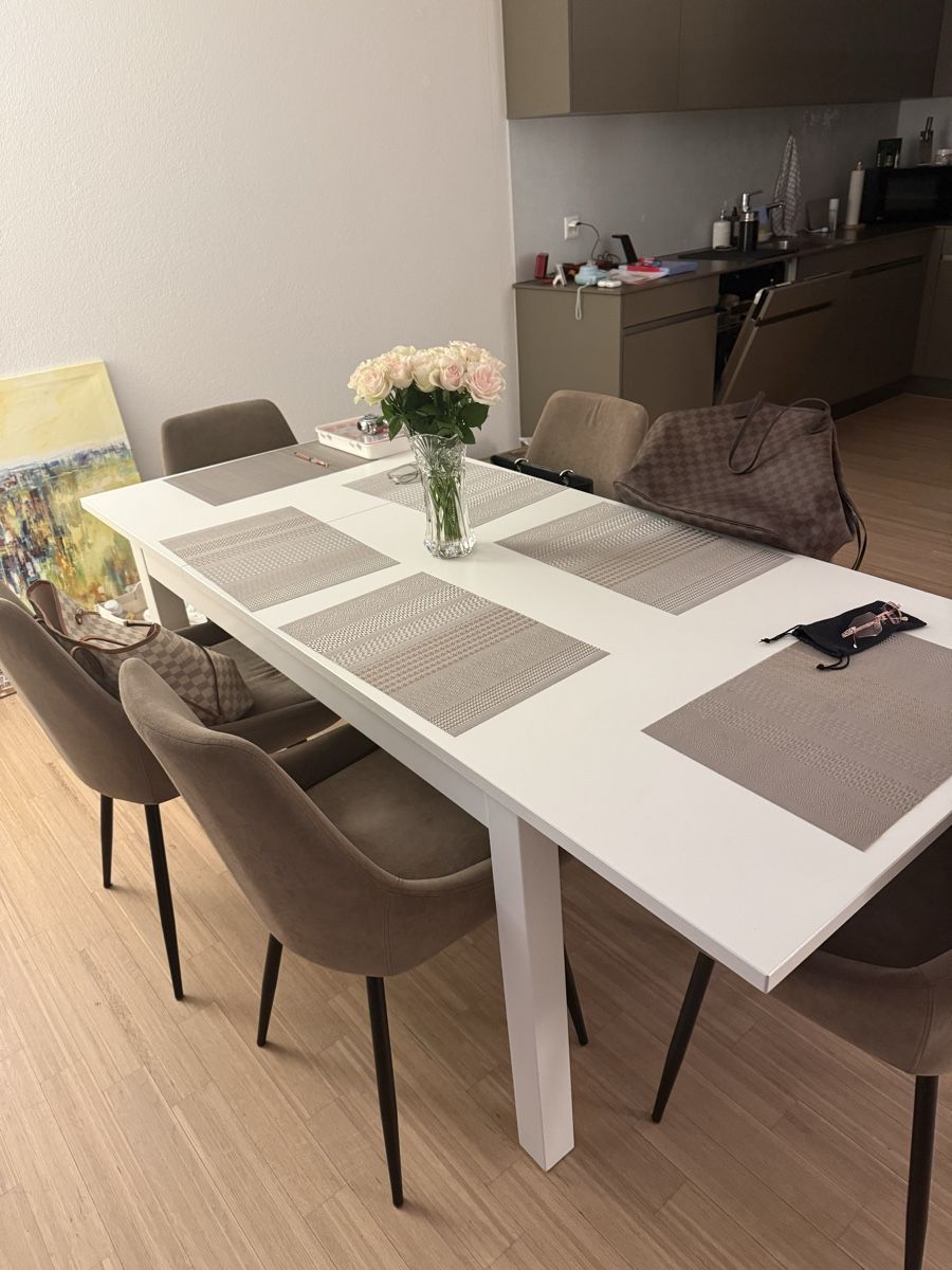Tavoli: Ikea White table 130x74x80 – Usato da Zürich venduto da llor.dell 1