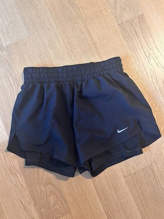 Pantaloni: Nike Performance Short Grösse S – Usato da Allschwil venduto da ann_2t6s 1