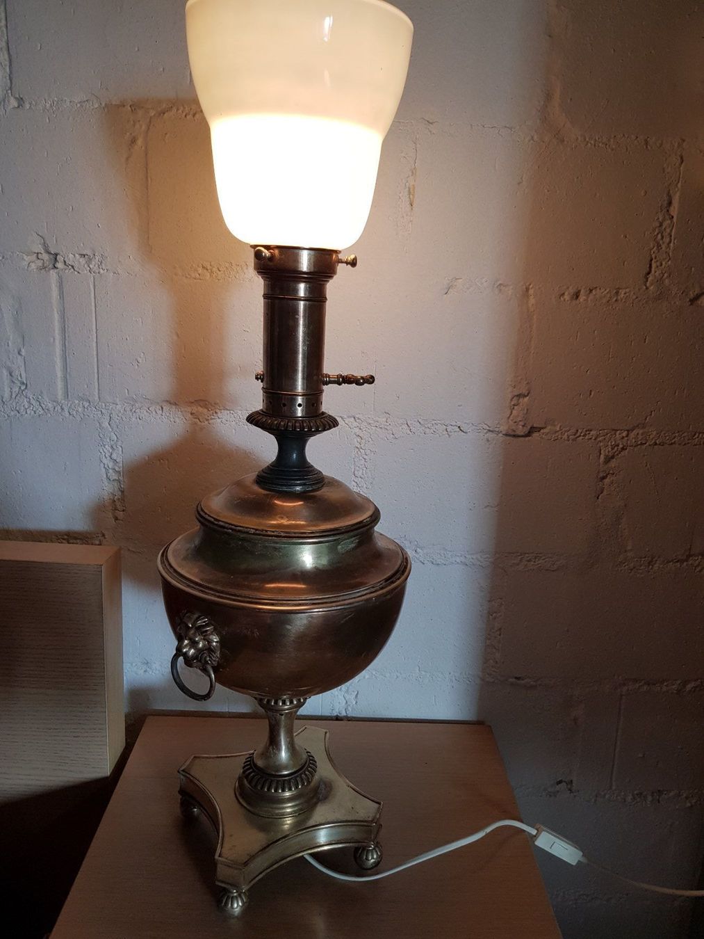 Lampade: Lampe Löwenköpfe antik – Usato da Seedorf BE venduto da Stibutz