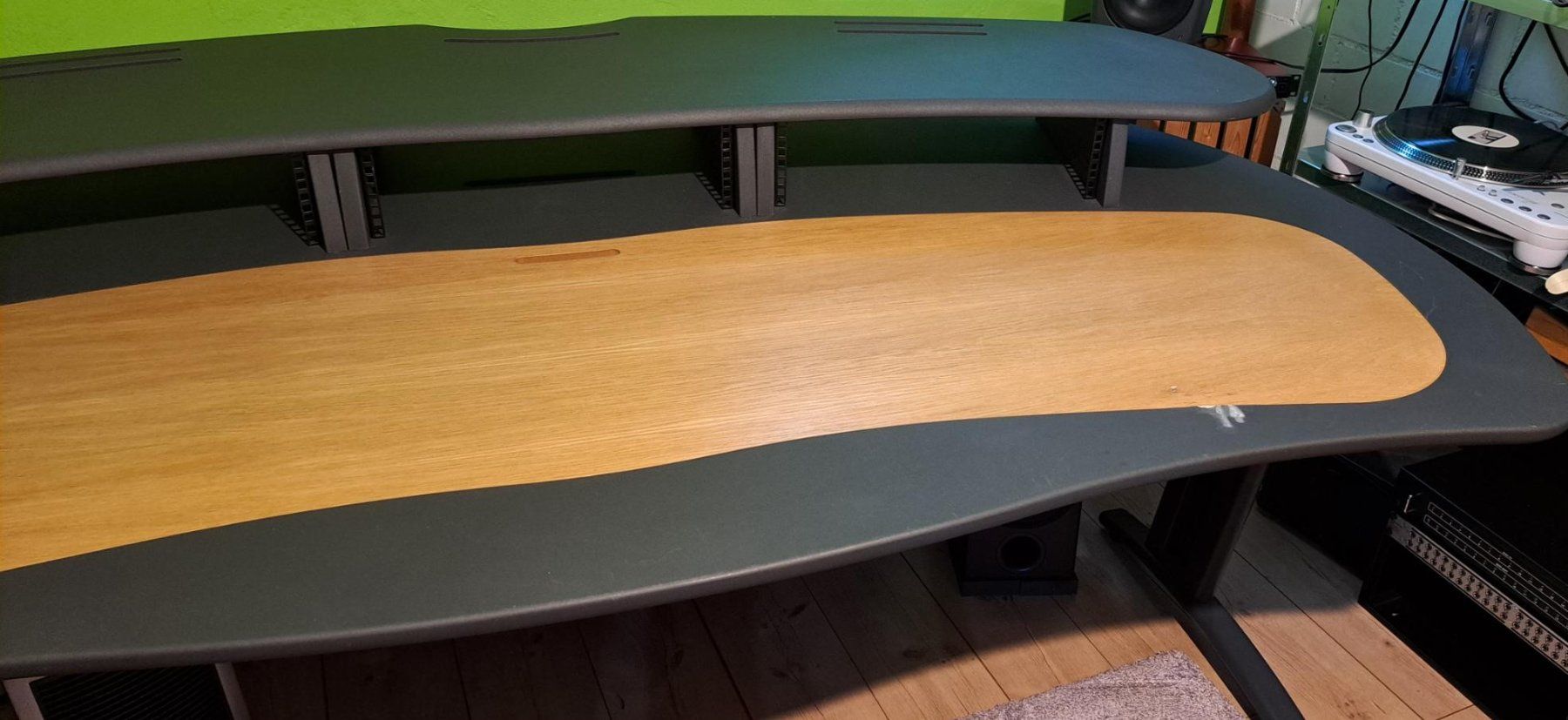 Tische: AKA Design ProEdit Studiotisch - Demontiert – Gebraucht aus Wahlendorf von Somedas 2