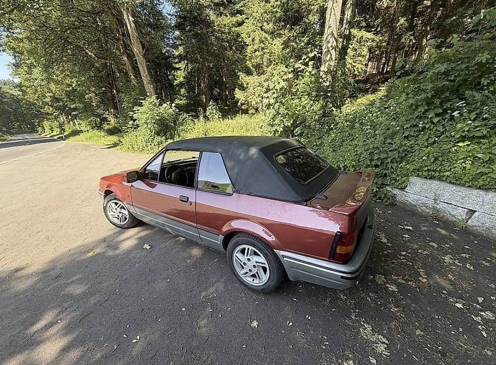Automobili: Ford escort xr3i – Usato da Lützelflüh-Goldb venduto da DominikHosang 1