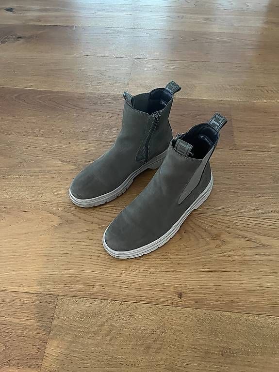 Tamaris Scarpe da donna: Stiefeletten Tamaris – Usato da Murten venduto da bea_n5yn