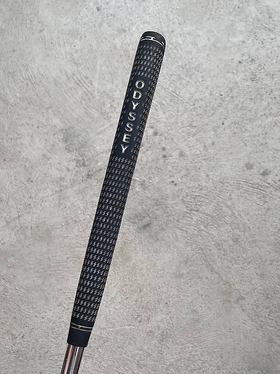 Odyssey Mazze & Set: Odyssey 2-ball Putter – Usato da Bern venduto da mia_8nfn 3