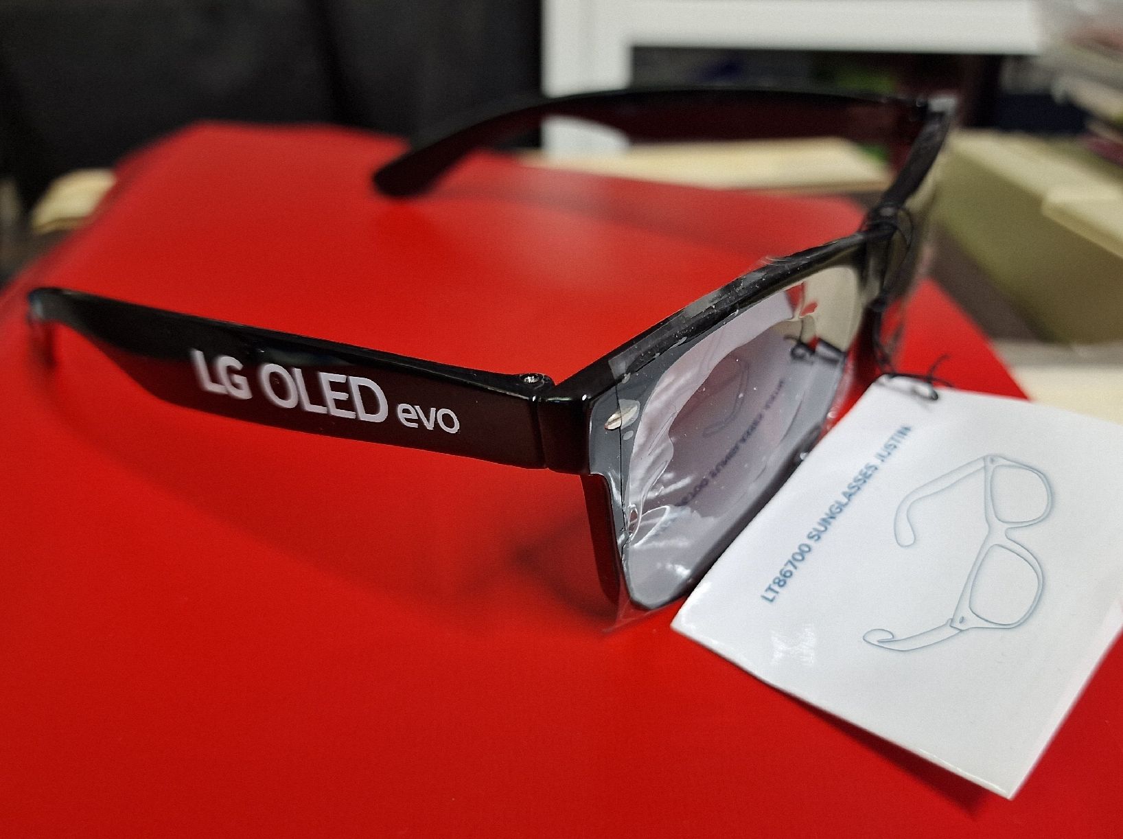 LG Occhiali & Lenti: Sonnenbrille UV 400 - (NEU!) - LG OLED EVO – Nuovo (secondo la descrizione) da Reinach BL venduto da _MasterK_ 1