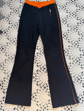Schwarze Sport Hose Schlaghose mit Orange Detail Gr XS