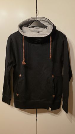 Hoodie SK8 DLX schwarz Grösse M guter Zustand