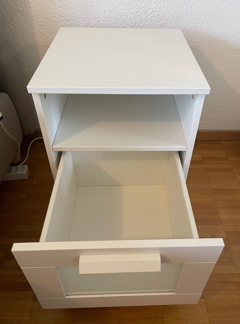 Ikea Comodini: Ablagetisch, weiß, 39x41x53 cm – Usato da Kriens venduto da jon_k2nw 1
