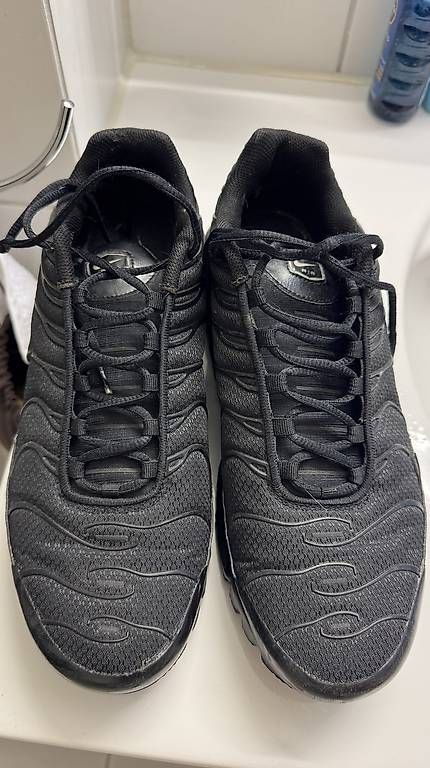 Nike Scarpe da uomo: Air max plus black 45.5 – Usato da Zollikon venduto da rose59 1