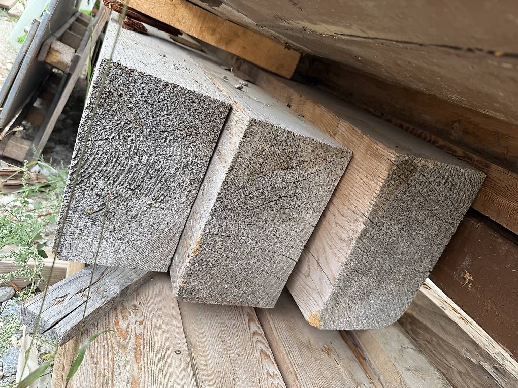 Articles en bois: Holzbalken – D'occasion à Naters par brunteles