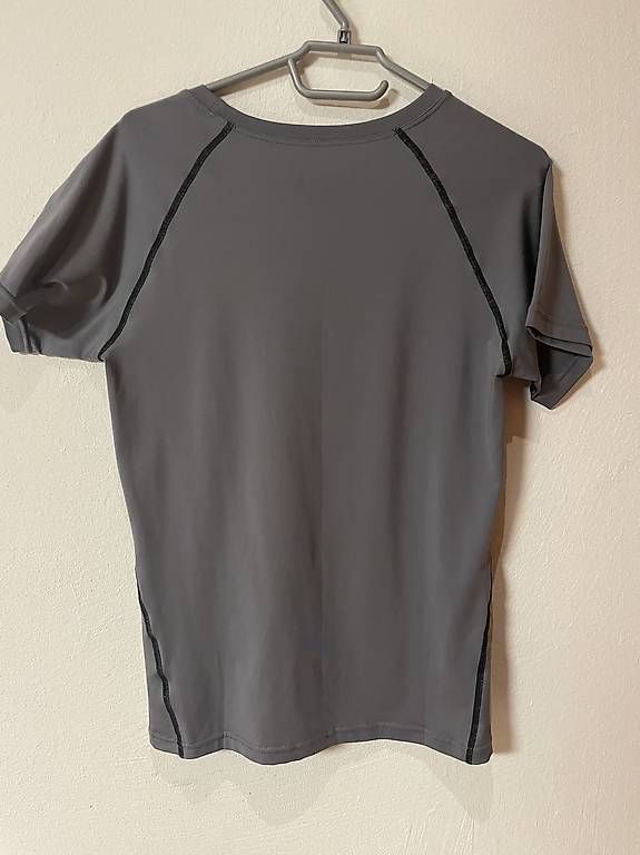 T-shirt: Graues Compression Shirt Gr.M – Usato da Weisslingen venduto da Fiorellin7 1