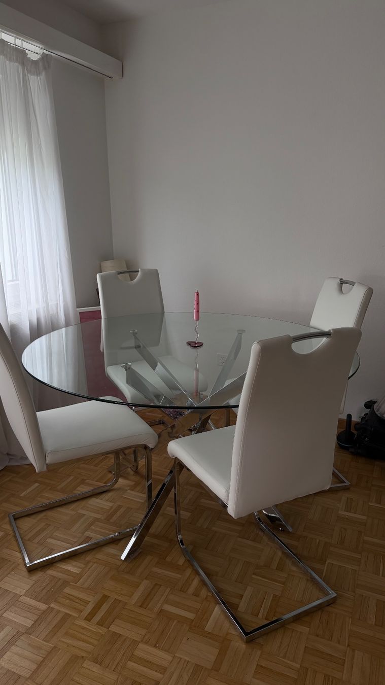 Set de table et chaises: Esstisch und Stühle! – Neuf (Voir description) à Neuenhof par rit_5ydf