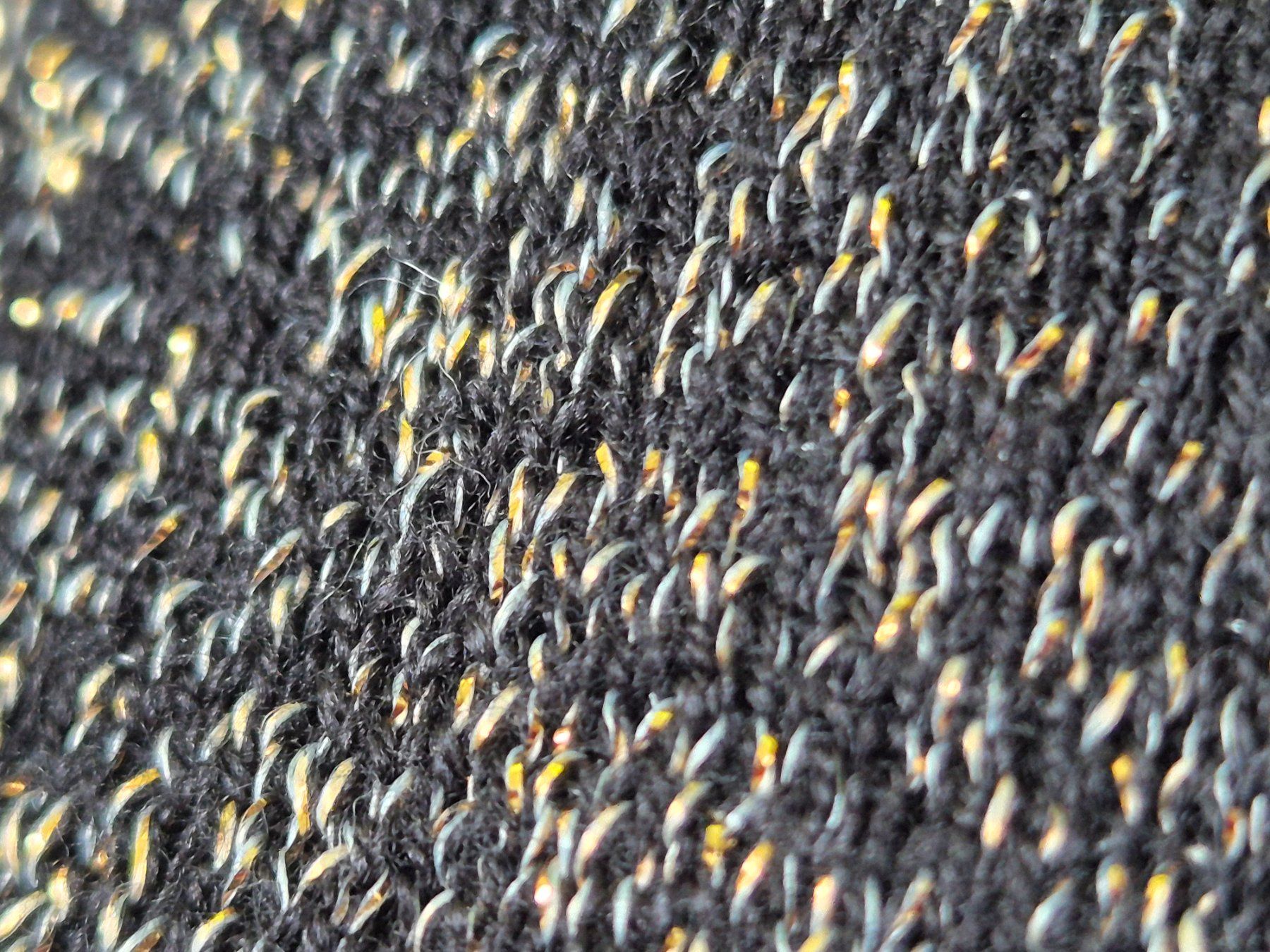 Maglioni & Felpe: Eleganter Pullover, schwarz mit Goldglimmer, Grösse M, NEU – Nuovo (secondo la descrizione) da Winterberg ZH venduto da Gemini63 7