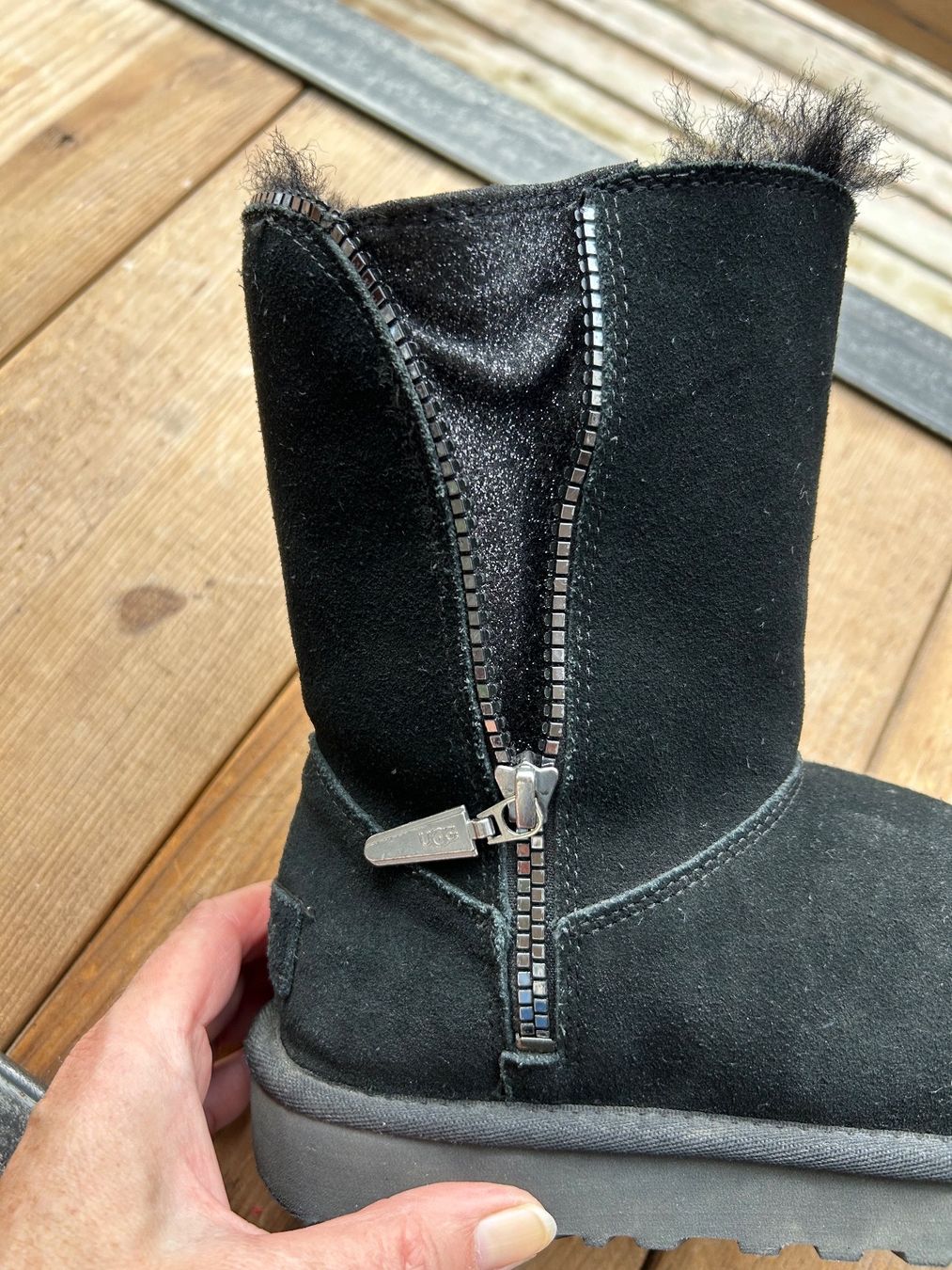 Ugg Chaussures femmes: UGG tolle Winter Boots schwarz Gr. 36 – D'occasion à Wädenswil par miss_kaykay 6