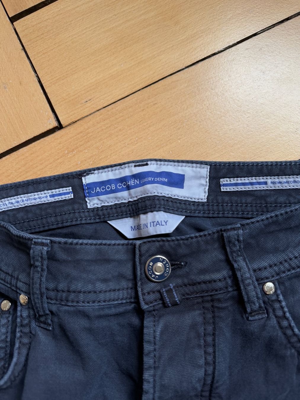 Jacob Cohën Pantaloni: JACOB COHEN - Bard Hose dunkelblau 30 – Usato da Zürich venduto da Diazaio 2