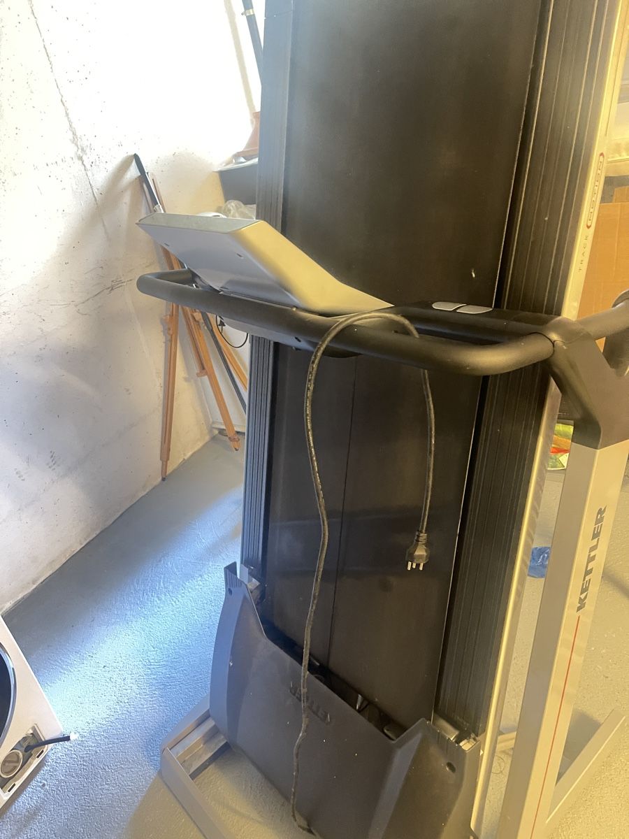 Kettler Vélos d'appartement: Laufband Kettler defekt – Défectueux à Hindelbank par Silya1 3
