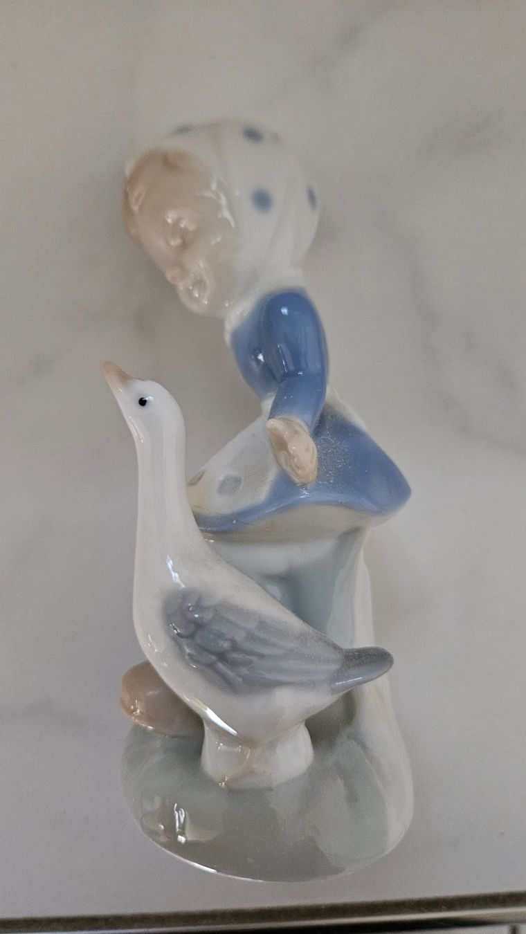 Figuren: Porzellanfigur Gänsehirtin – Gebraucht aus Meggen von G7957c24 2