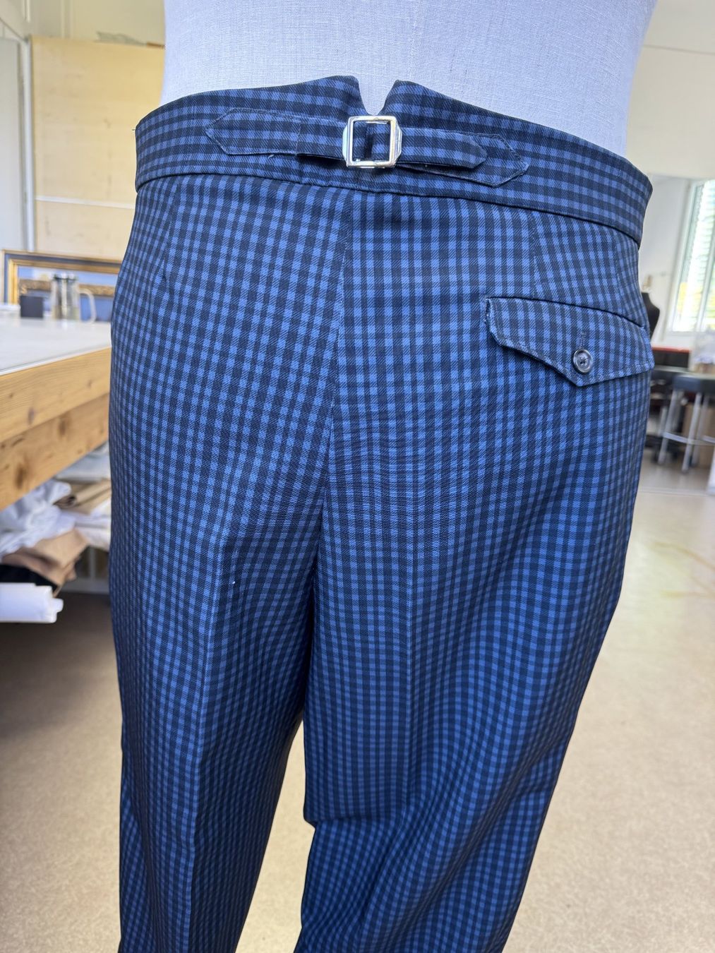 Pantaloni: Karierte Anzugshose, neuwertig – Usato da Thun venduto da Thunerseespiele_FBM 3