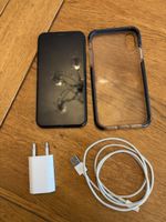 Apple iPhone XR schwarz mit Hülle und Ladekabel