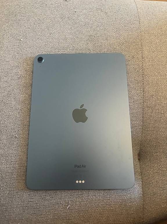 Tablet PC: iPad Air 5e génération presque neuf – Nuovo e nell'imballaggio originale da Neuchâtel venduto da aym_ztr6 2