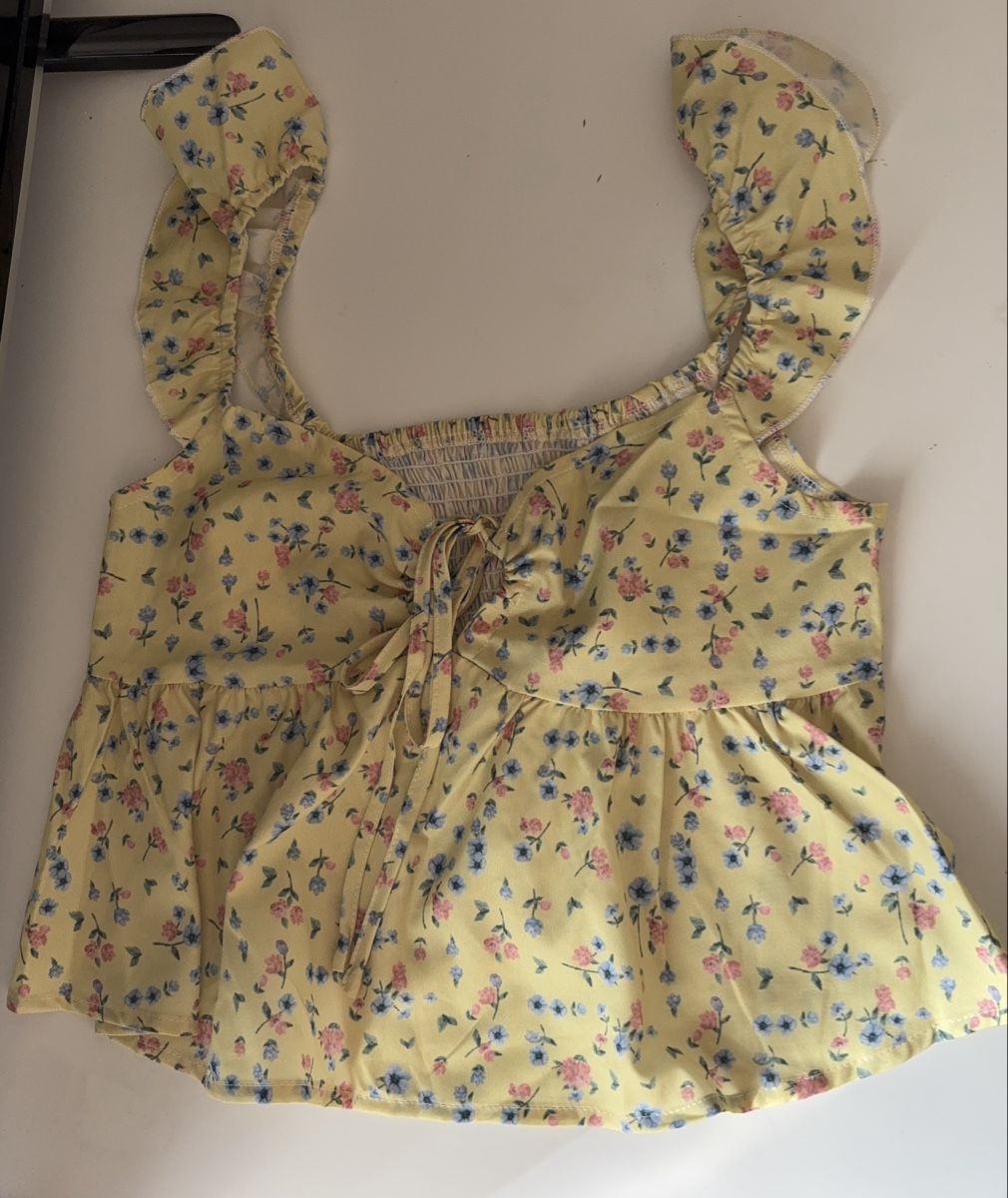 Tops: Damen Top blumig gelb Grösse S – Neu (gemäss Beschreibung) aus Langenthal von hih_sfd7 1