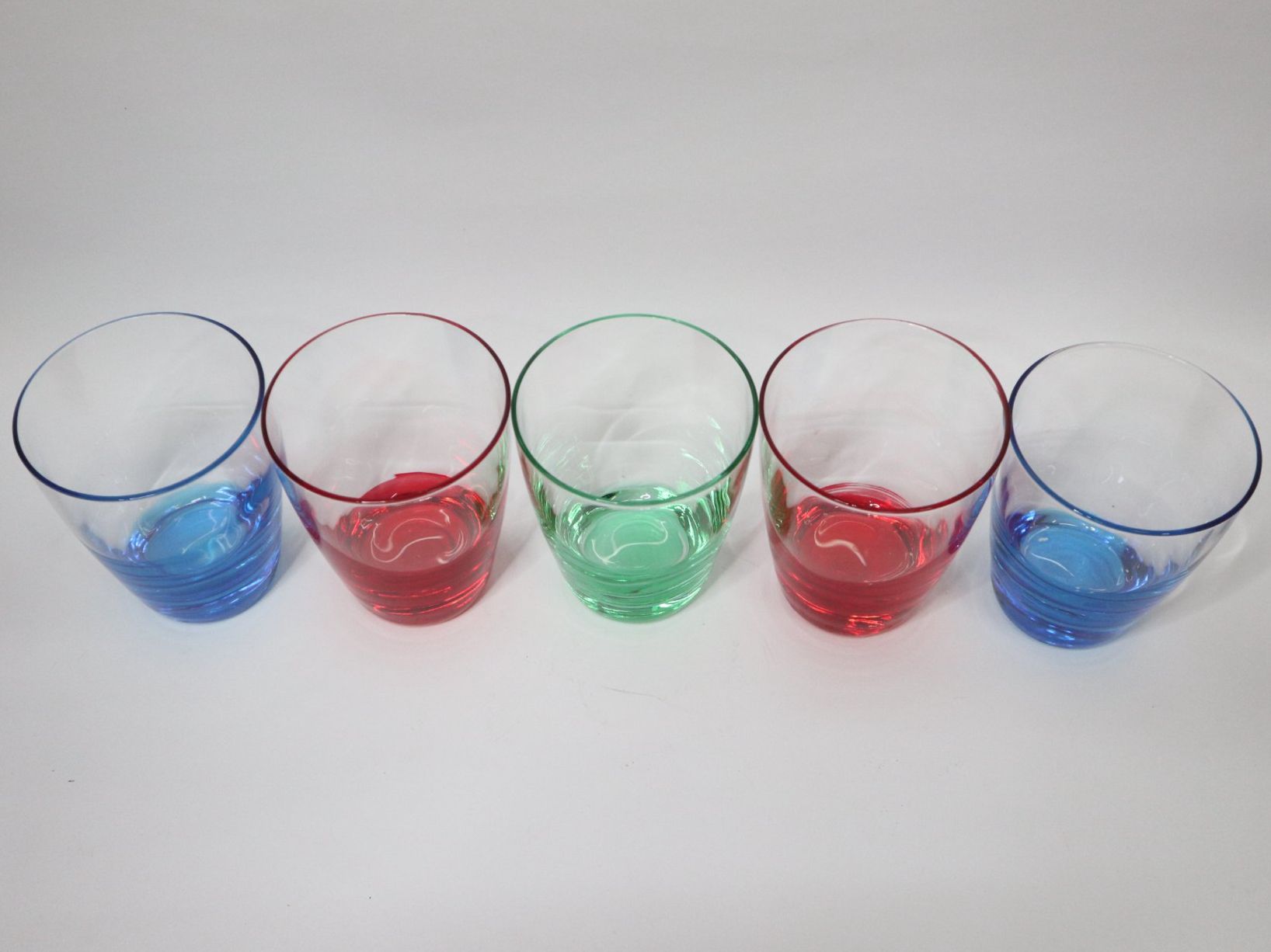 Verres: 5 Farbige Trinkgläser Glas – D'occasion à Eschenbach SG par Astalavista 2