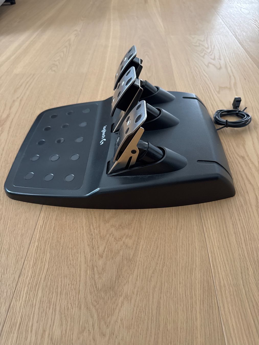 Logitech Controller: Pedale für Logitech G29 Lenkrad – Usato da Entlebuch venduto da Dapodo 3