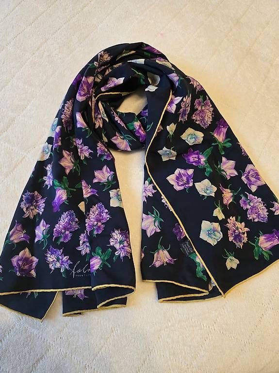 Fabric Frontline Foulard & Sciarpe: Fabric Frontline Zurich 100% Silk – Usato da Zürich venduto da bil_s7tp 2