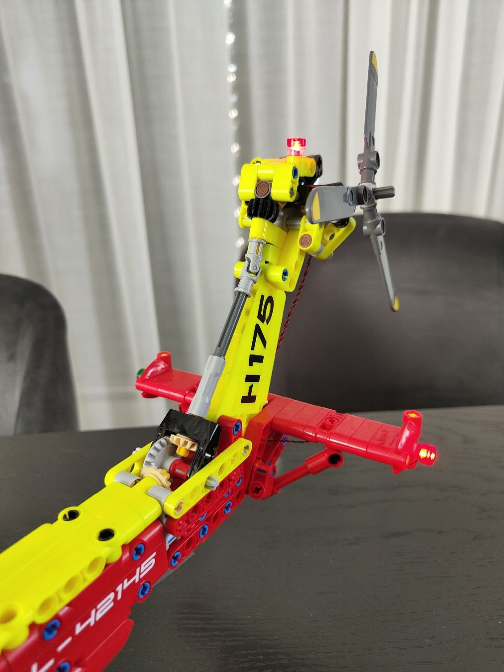 Lego Kit di costruzioni: LEGO 42145 Technic Airbus H175 – Nuovo (secondo la descrizione) da Muhen venduto da der_vpb8 7