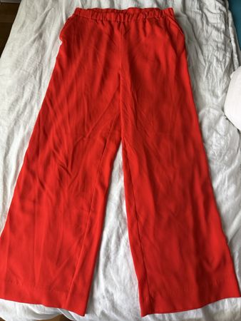 Sommerliche Essentiel Antwerp Hose in leuchtendem Rot, Gr. S