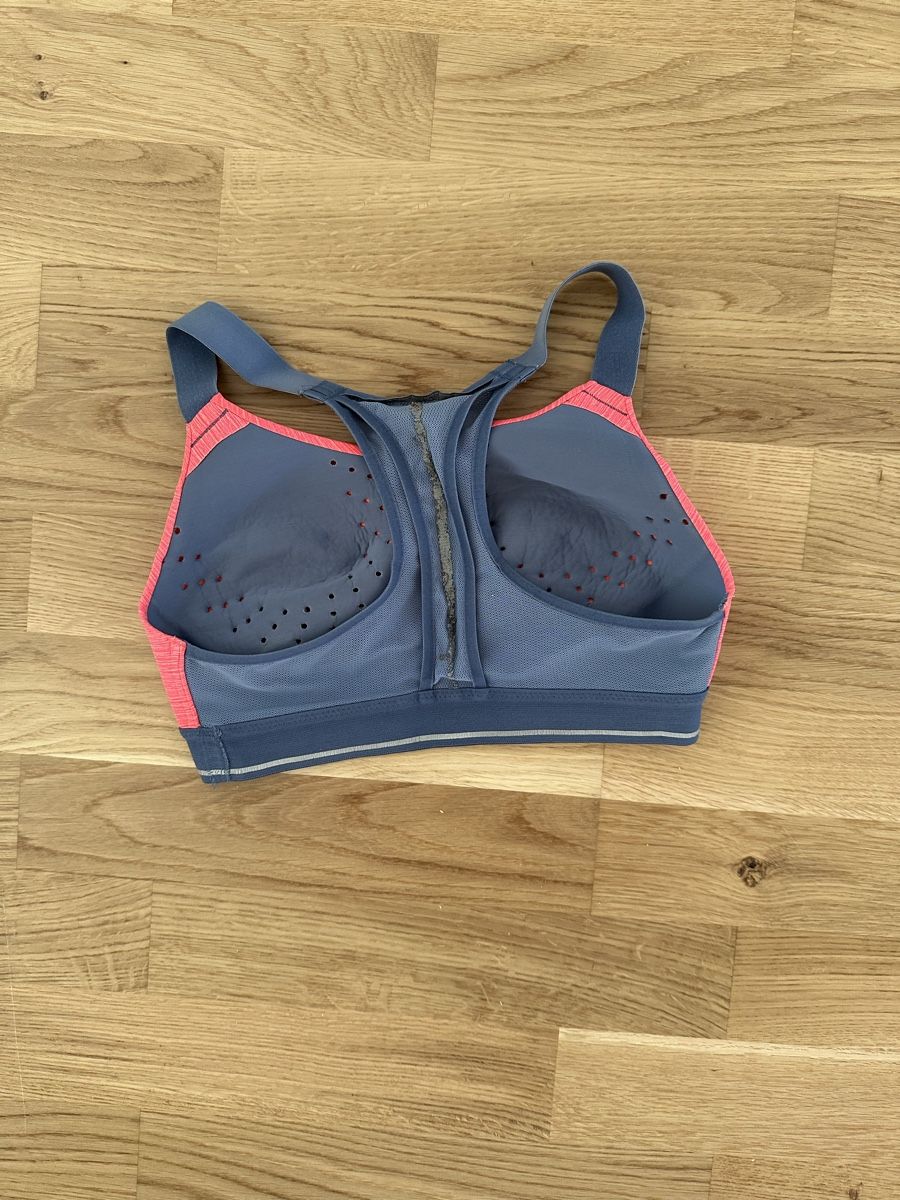 Decathlon Top: Sportbody – Usato da Bern venduto da akl_sy9s 1