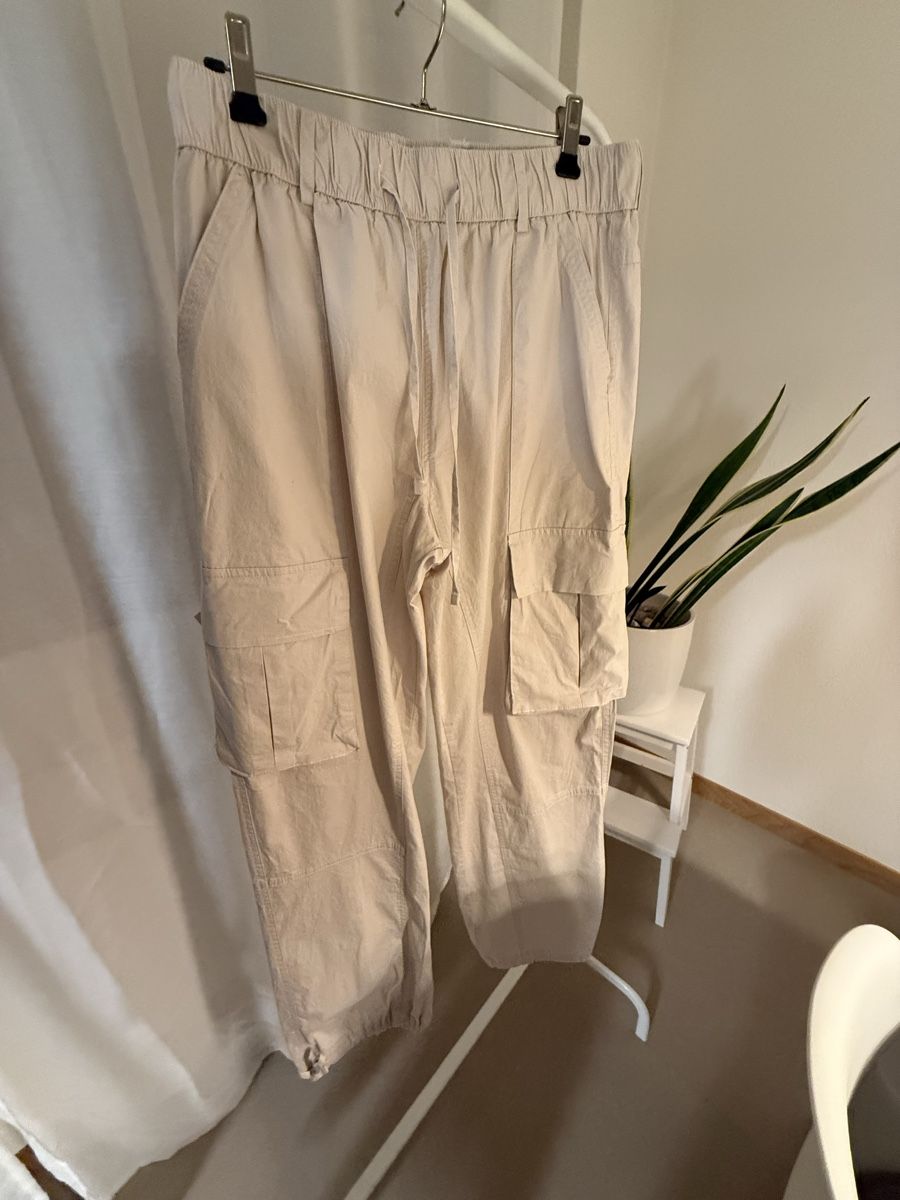 Lotti di vestiti: Hosen gr S   – Usato da Zürich venduto da Denise-8050 1