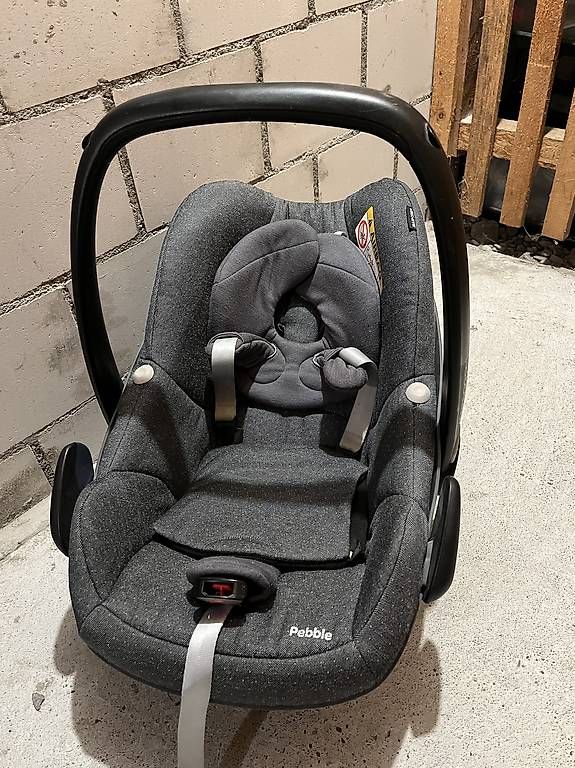 Maxi-Cosi Seggiolini per auto: Maxi Cosi Pebble Babyschale Anthrazit – Usato da Tennwil venduto da Jasonmay93