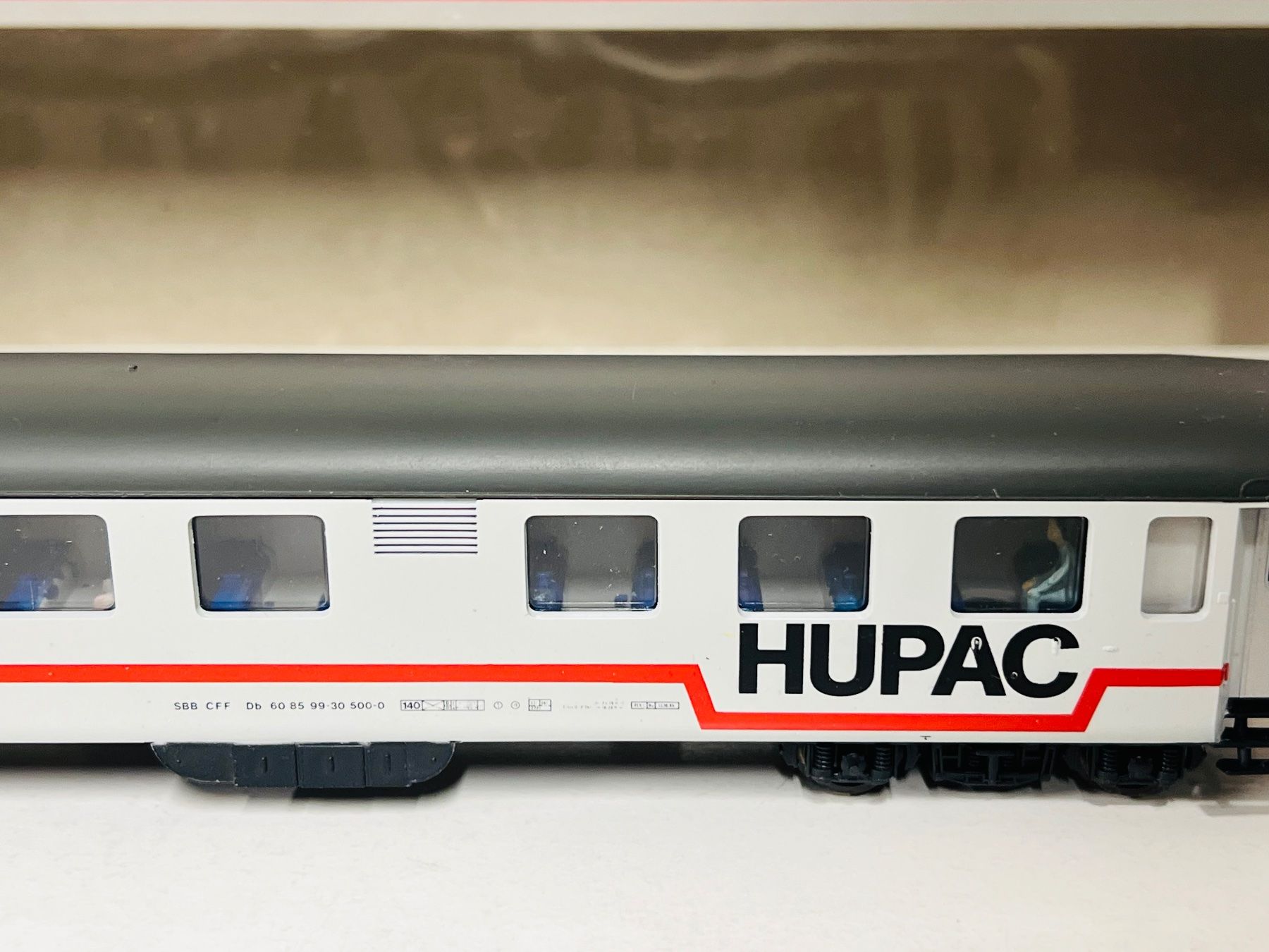 Lima Modellini di ferrovie: Lima  HUPAC mit LED Innenbeleuchtung H0 DC – Usato da Geroldswil venduto da TopTrain54 4