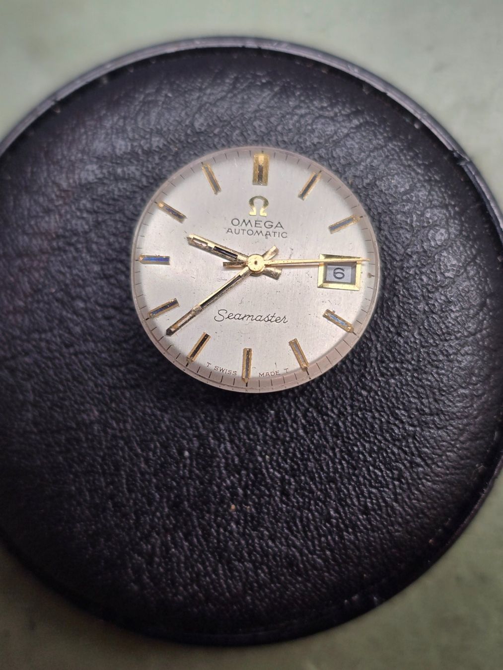 Omega Montres: Mouvement Omega 681 – Défectueux à Tramelan par Nirdan