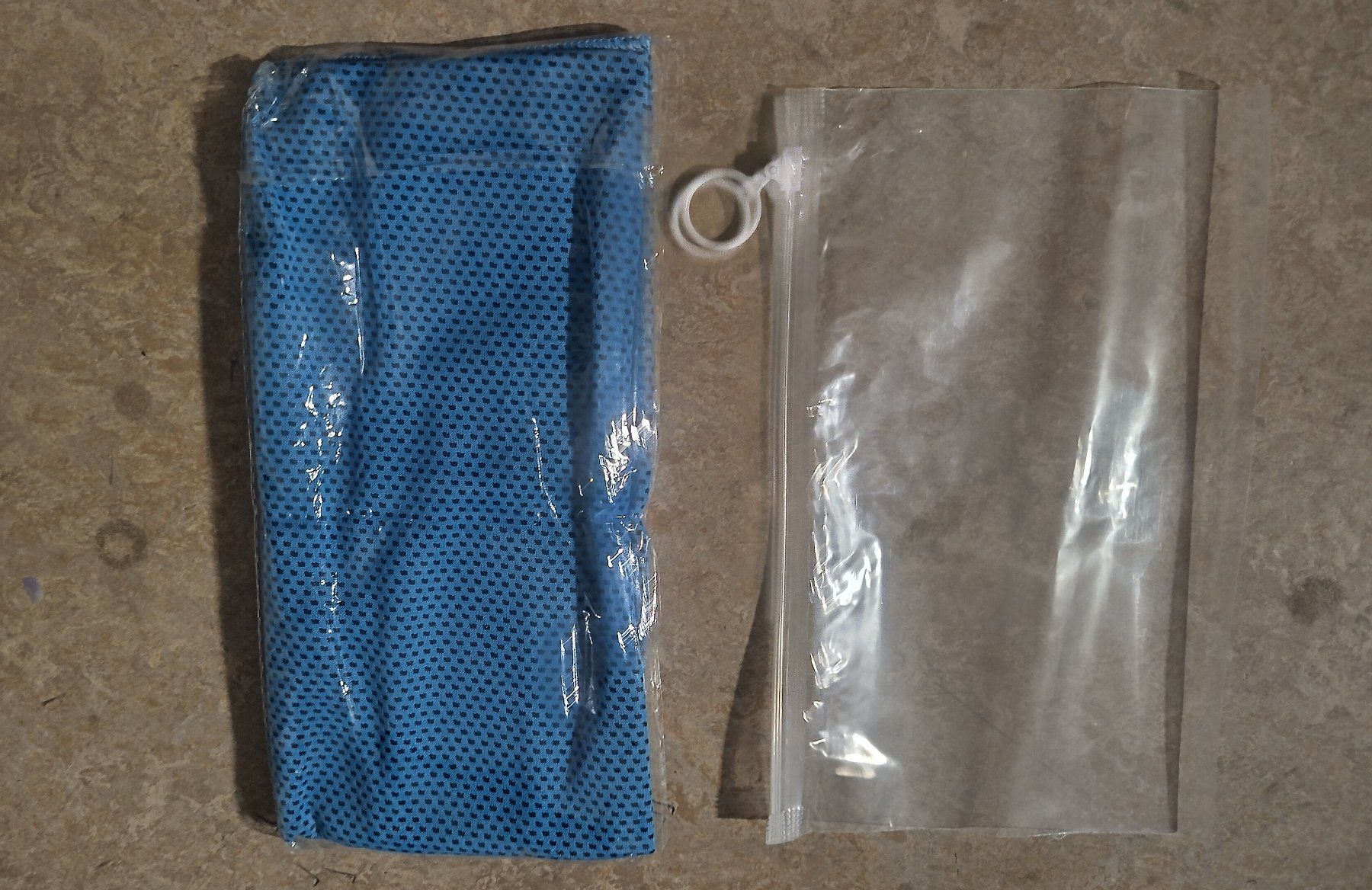 Badetücher: Kühltuch, Hell Blau – Neu und originalverpackt aus STEFFISBURG von Sumerstorm