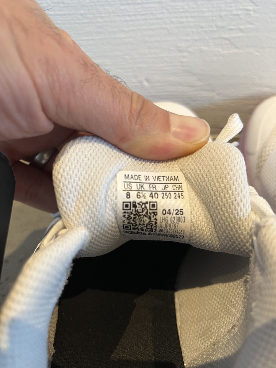 Adidas Chaussures femmes: Volleyballschuhe Adidas – D'occasion à Tafers par Emanuel78 6