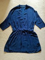 Fließendes marineblaues Kleid von Zara, Größe M
