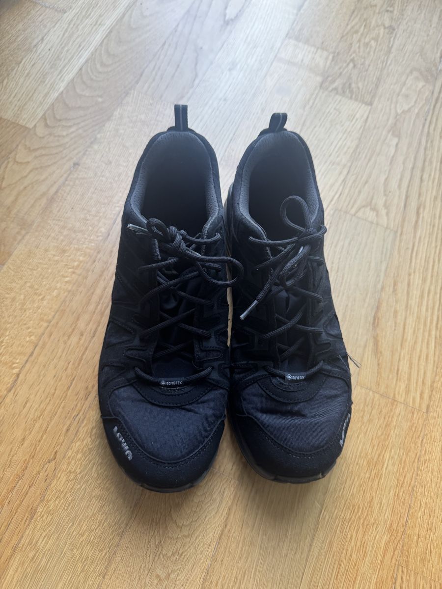 Lowa Scarpe da uomo: Lowa Innox Goretex Wanderschuhe – Usato da Zürich venduto da carolebarole