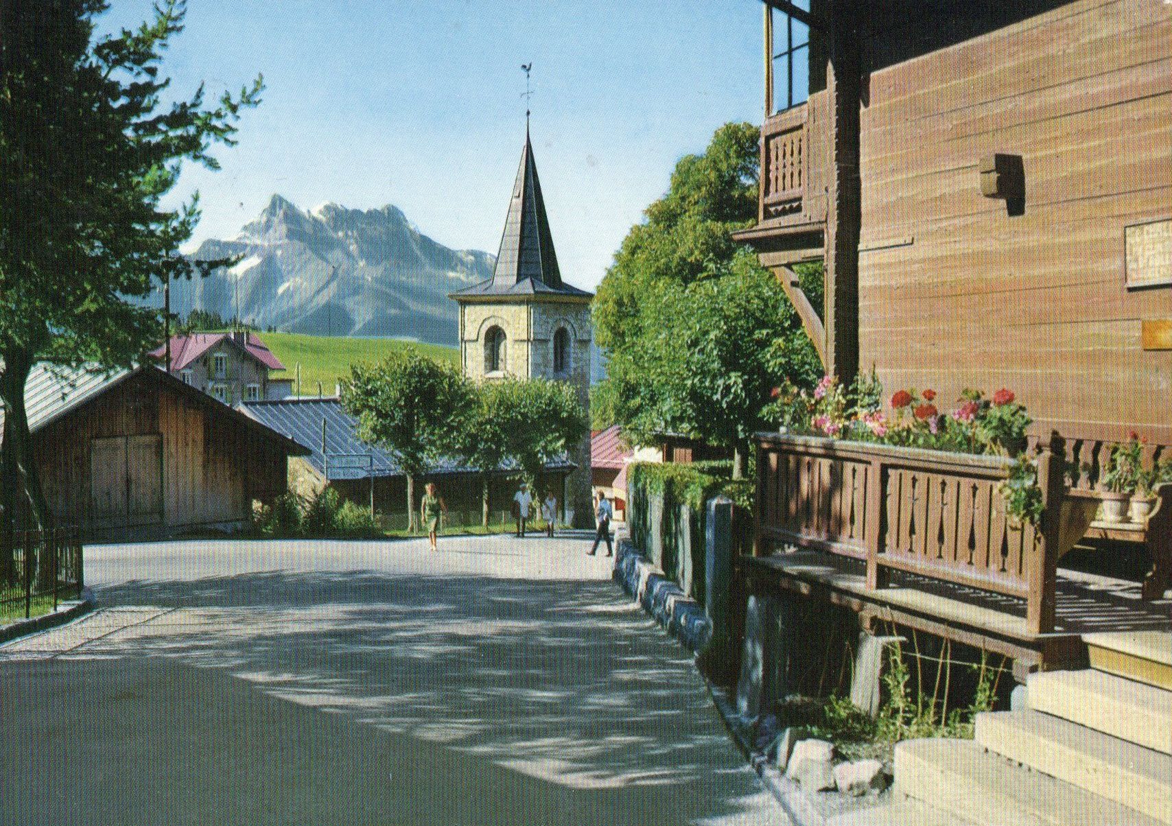Ansichtskarten: Leysin - Le tempie datant de 1445 – Gebraucht aus Melano von pisonsdro