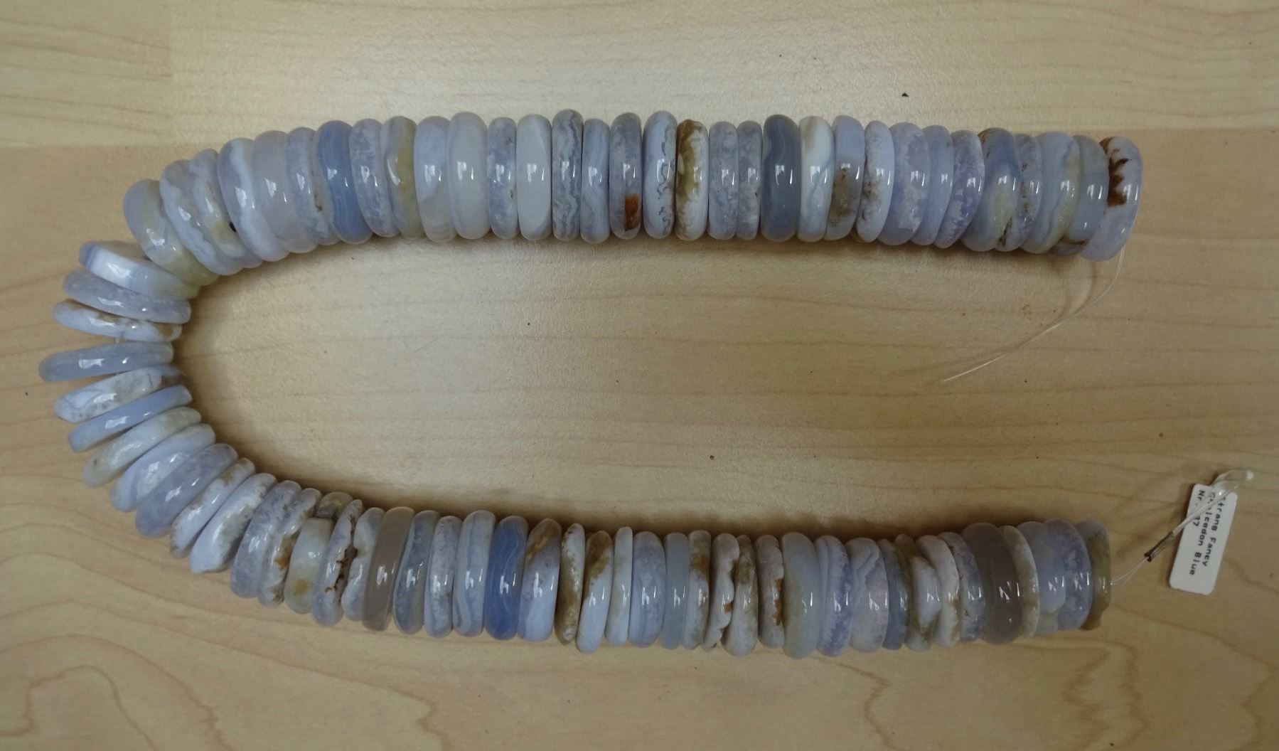 Mineralien & Heilsteine: Calzedon schwer          blue lace agate – Neu und originalverpackt aus Leuggern von gemshow 1