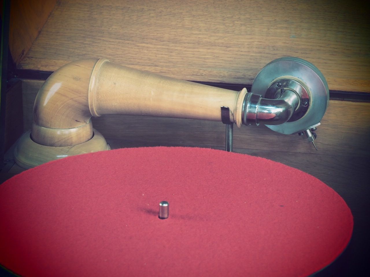 Tourne-disques: PHONOGRAPHE – D'occasion à Lausanne par Leag 1