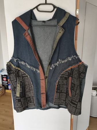 Bunte Damen  Denim Weste mit Kapuze neuwerig. 2XL