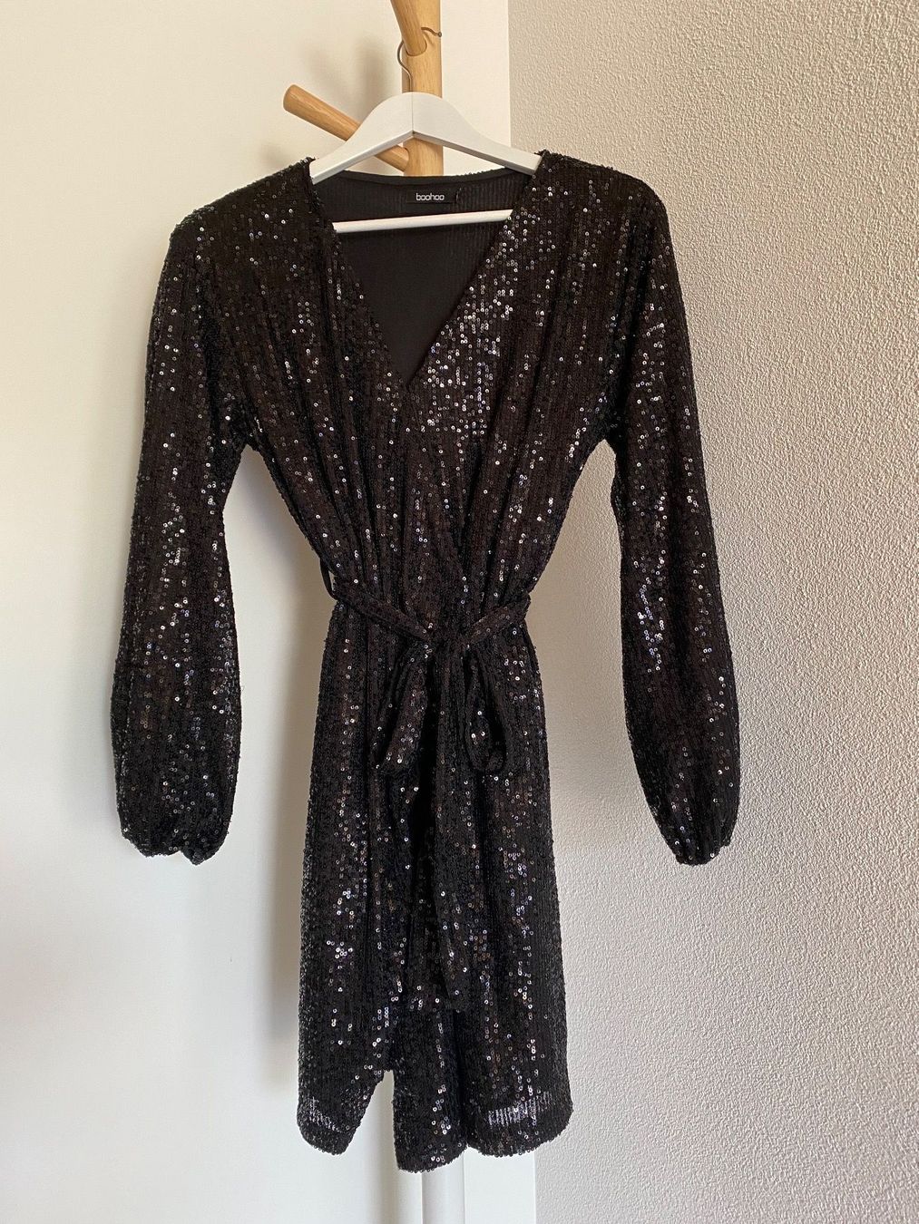 Boohoo Kleider: Boohoo Paillettenkleid – Gebraucht aus Dübendorf von Yas_w5wl